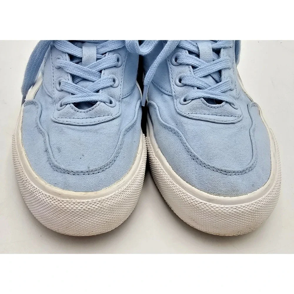 Reebok Women's 8.5 Light Blue Pastel Sneakers Gum Sole Lifestyle Comfort Shoes